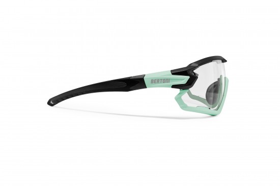  Occhiali sportivi fotocromatici per Ciclismo Running MTB Sci Sport mod. Quasar con Clip da Vista – montatura in TR90, struttura polimerica made in Swiss estremamente leggera e resistente Bertoni QUASAR F03