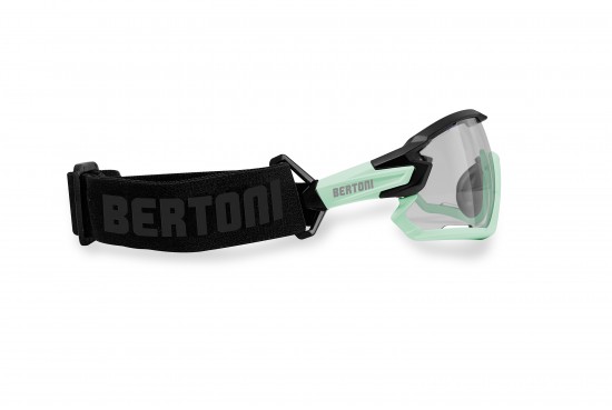  Occhiali sportivi fotocromatici polarizzati per Ciclismo Running MTB Sci Sport mod. Quasar con Clip da Vista – montatura in TR90, struttura polimerica made in Swiss estremamente leggera e resistente Bertoni QUASAR PFT03